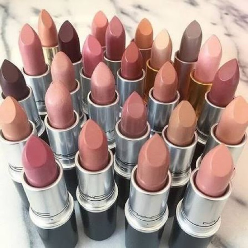 MAC COSMETICS LIPSTICK